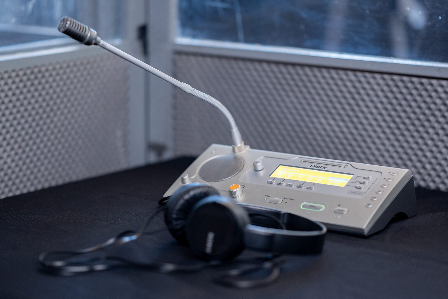 interpreter eq